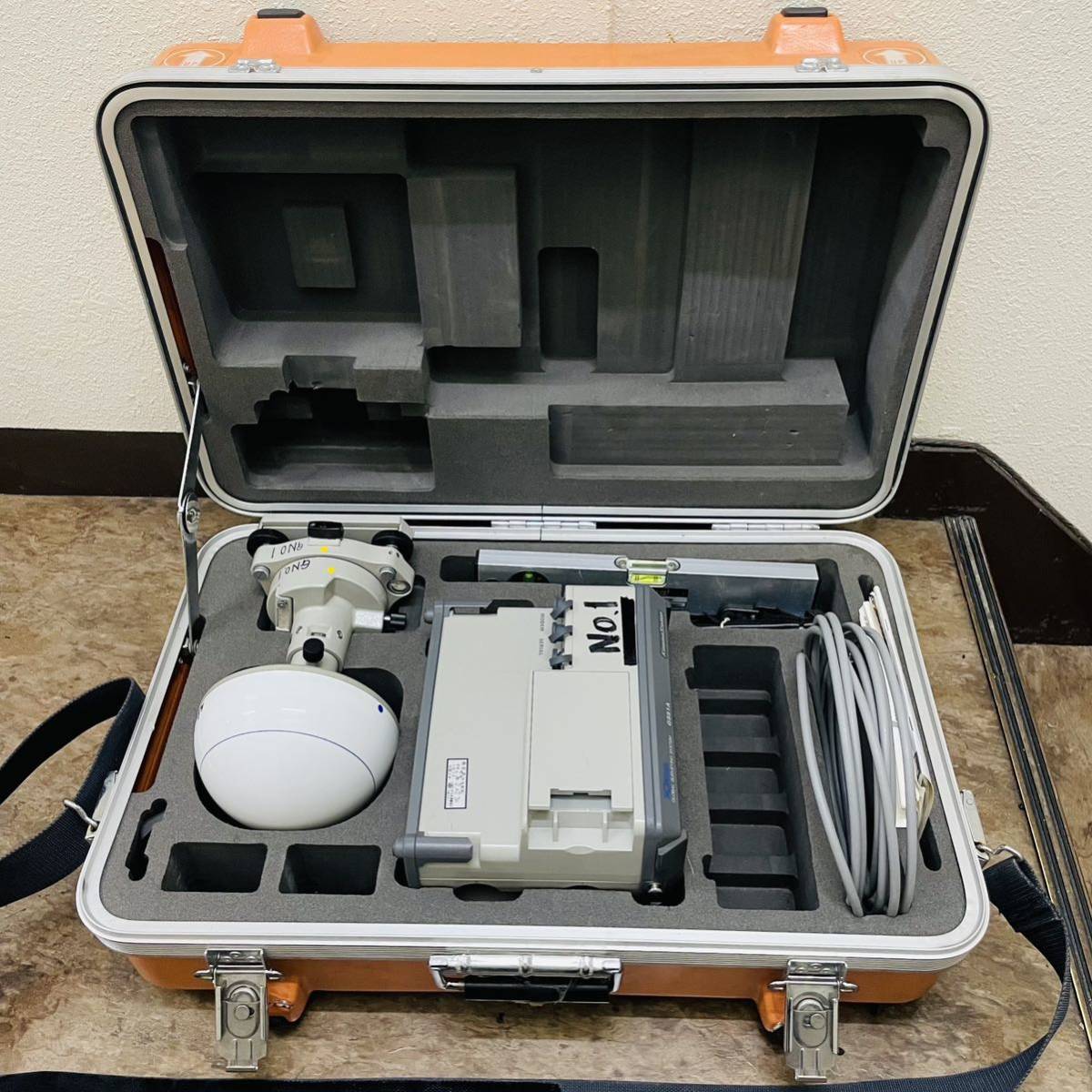 動作品 SOKKIA ソキア 測量用GPS受信機 GSSR1A 測定 i13432 欠品多数