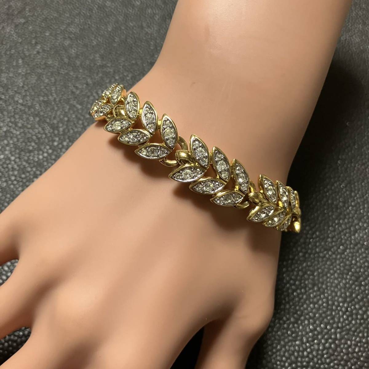 [s330] прекрасный товар SWAROVSKI Swarovski pave браслет Gold цвет leaf лист 