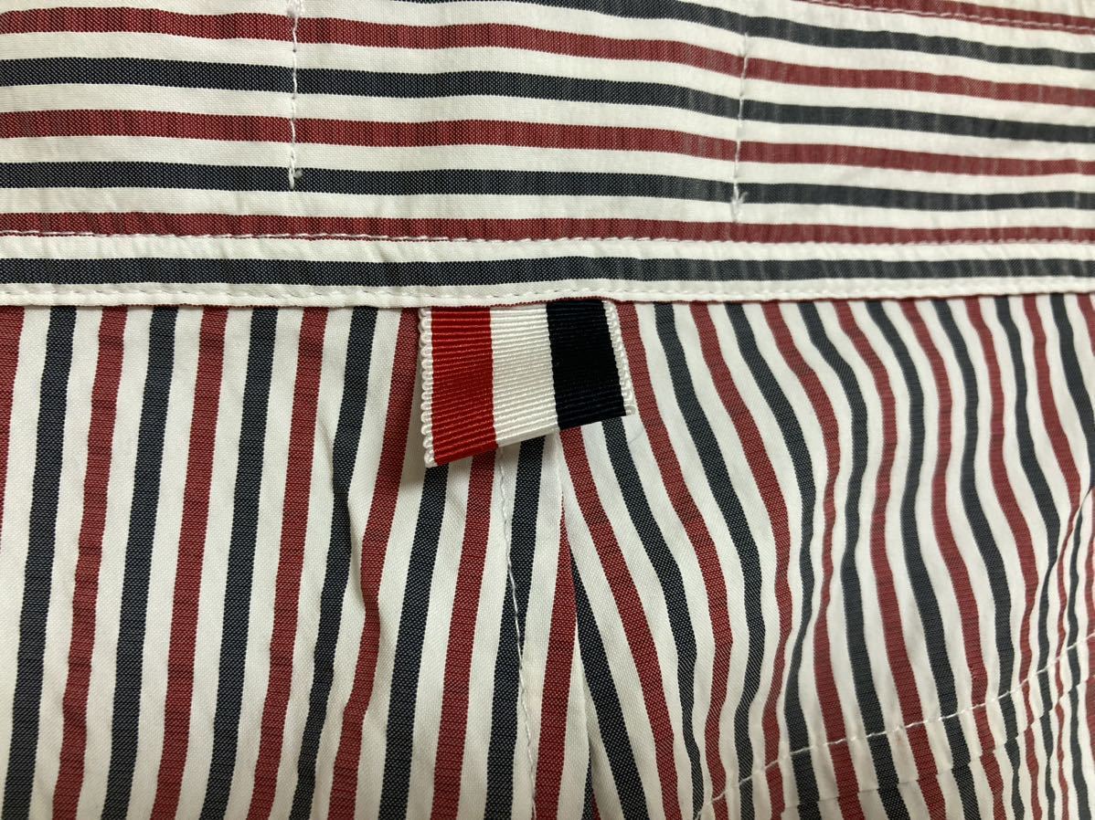 未使用 THOM BROWNE. メンズ スイムウェア size0 イタリア製 ナイロン100% トムブラウン ハーフパンツ ショートパンツ ストライプ 水着_画像4