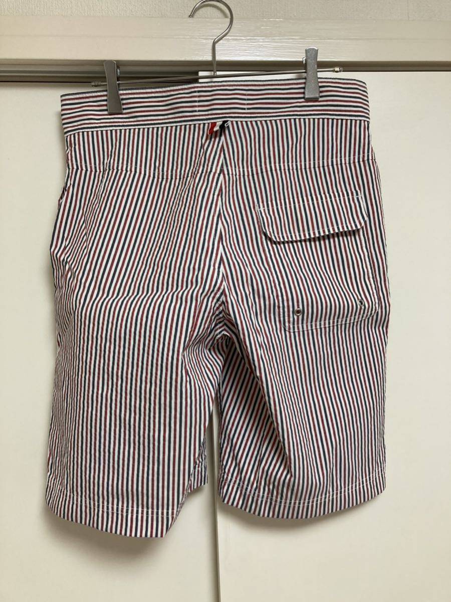 未使用 THOM BROWNE. メンズ スイムウェア size0 イタリア製 ナイロン100% トムブラウン ハーフパンツ ショートパンツ ストライプ 水着_画像3