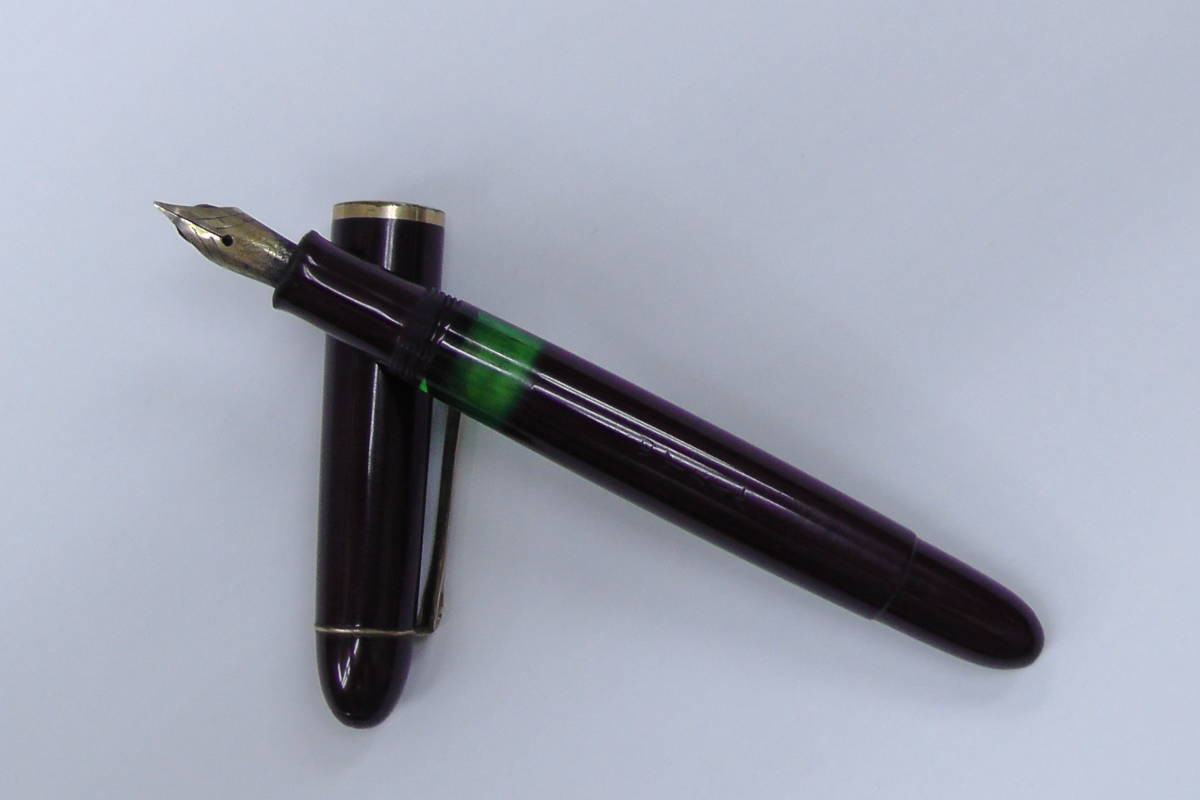 ○ペリカン万年筆・赤色「ＰＥＬＩＫＡＮ・１４０」ペン先１４Ｃ