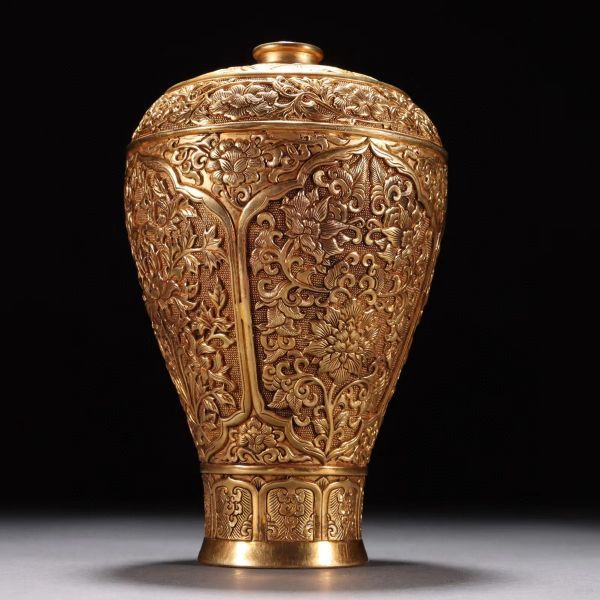 【瓏】古銅鏨刻彫 塗金花卉紋 梅瓶 清代 乾隆年製款 古置物擺件 銅器 中国古賞物 蔵出