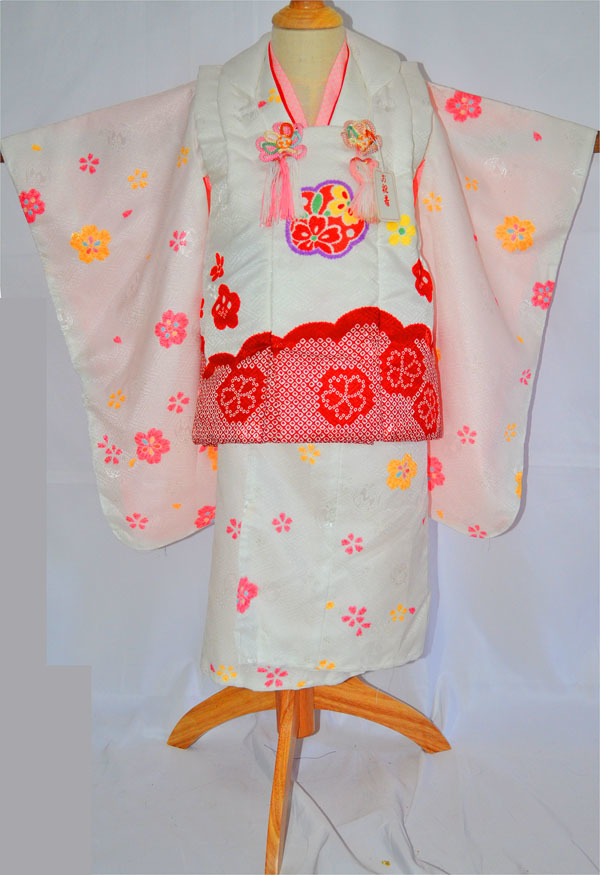 話題の人気 七五三、三歳、絵羽柄被布10点セット 梅に桜柄紅白 新品未