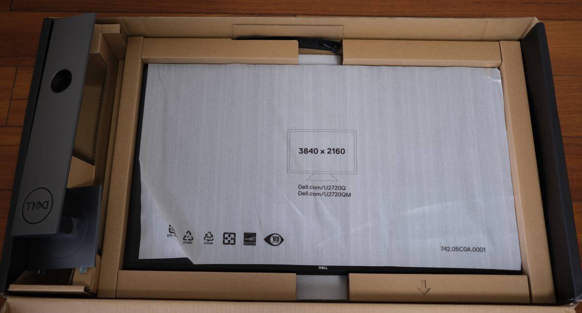 中古美品 Dell U2720Q 27インチ 4K モニター IPS非光沢/USB Type-C・DP・HDMI/縦横回転・高さ調整/DCI-P3 95%/VESA DisplayHDR 400_画像5