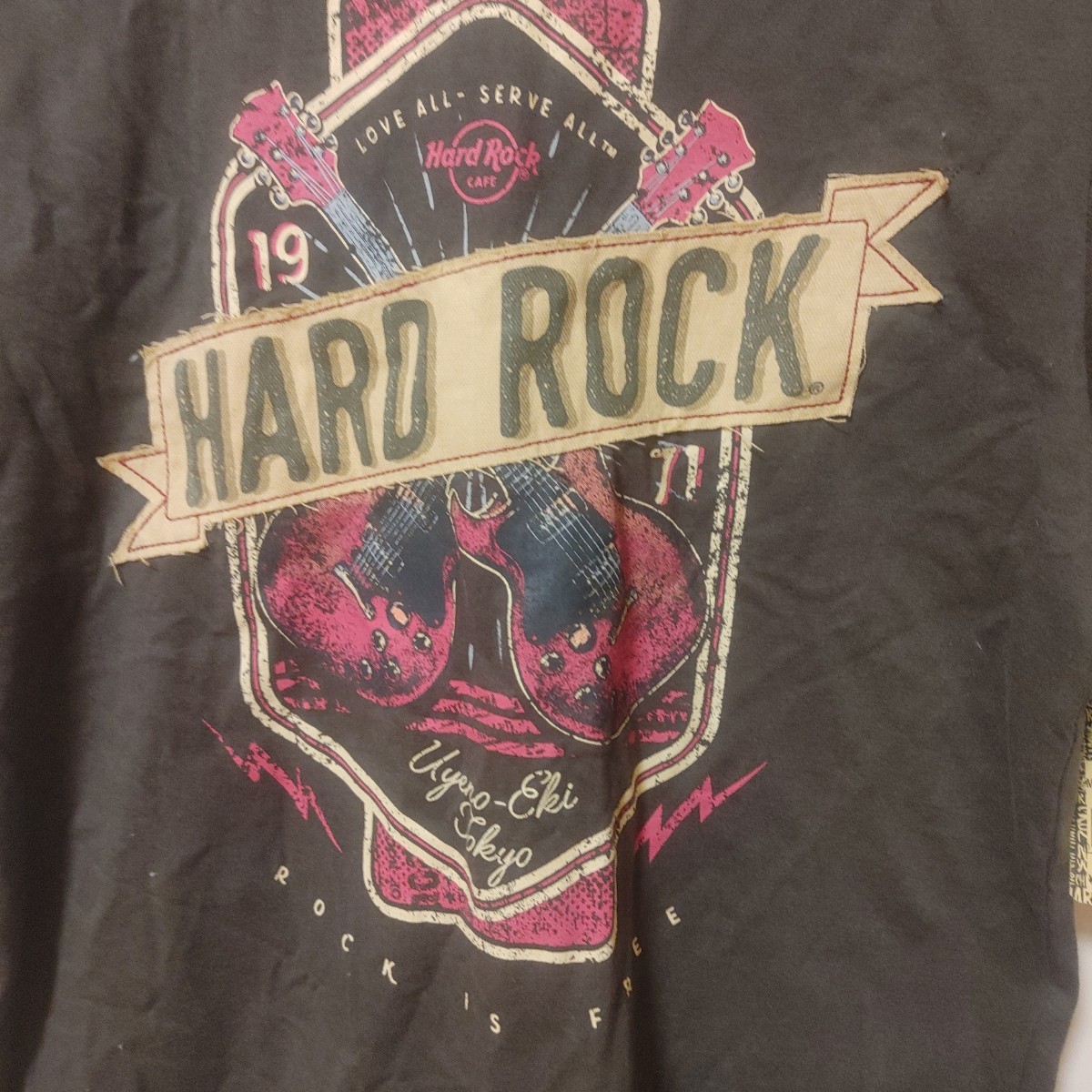 新品未使用タグ付ハードロックカフェ(Hard Rock Cafe)上野Tシャツ_画像2