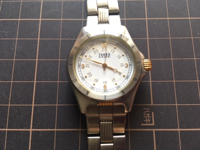 良品 良デザイン レア TAKEO KIKUCHI タケオキクチ TK-7006 ホワイト文字盤 コンビ 純正ブレス クオーツ レディース 腕時計