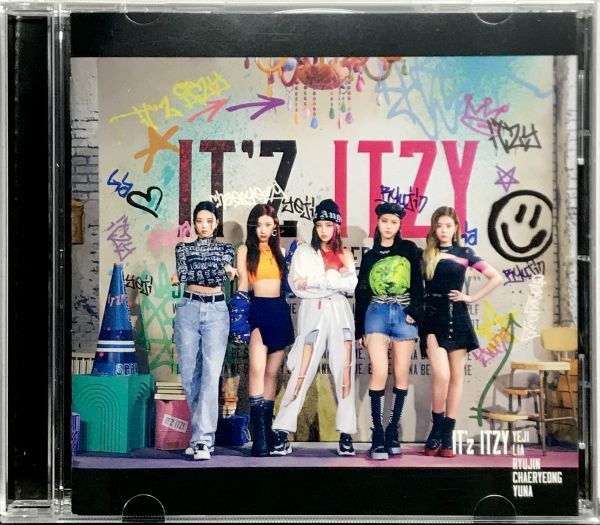 「K-POP ITZY IT’z ITZY (初回限定盤A) CD１枚組 全１２曲収録」外箱付き オリジナルトレーディングカード.IDカード無し_画像3
