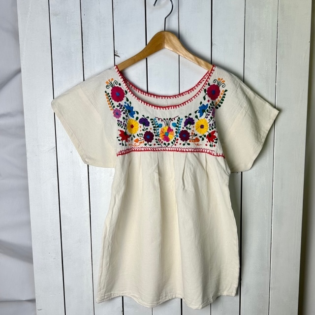 sh*555 USA old clothes beautiful goods 70s~ hand made embroidery thin tunic shirt M degree unbleached cloth Old Vintage America old clothes retro short sleeves floral print 