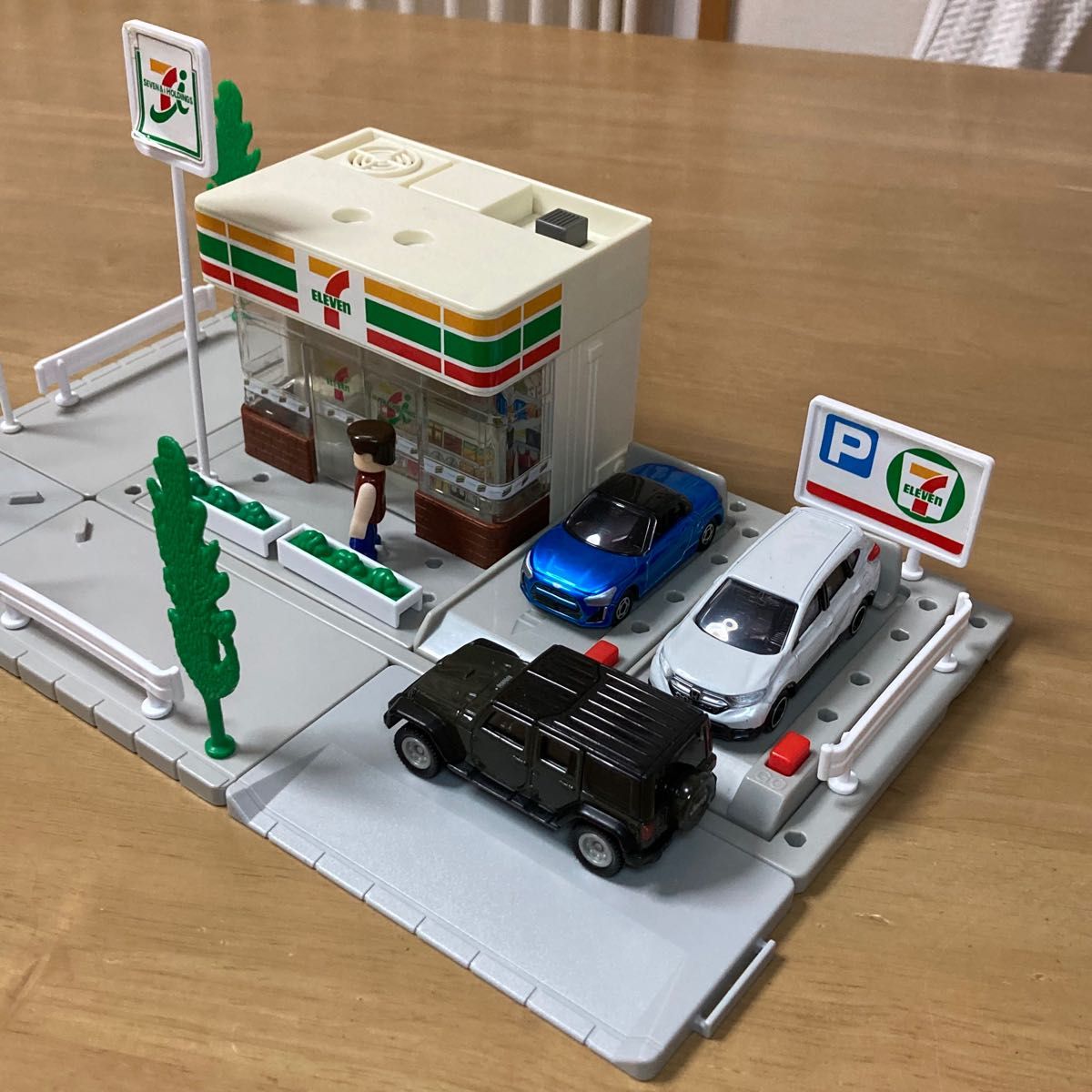 トミカタウン セブンイレブン プラキッズ おまけトミカ3台 トミカタウン セブンイレブン プラキッズ おまけトミカ3台