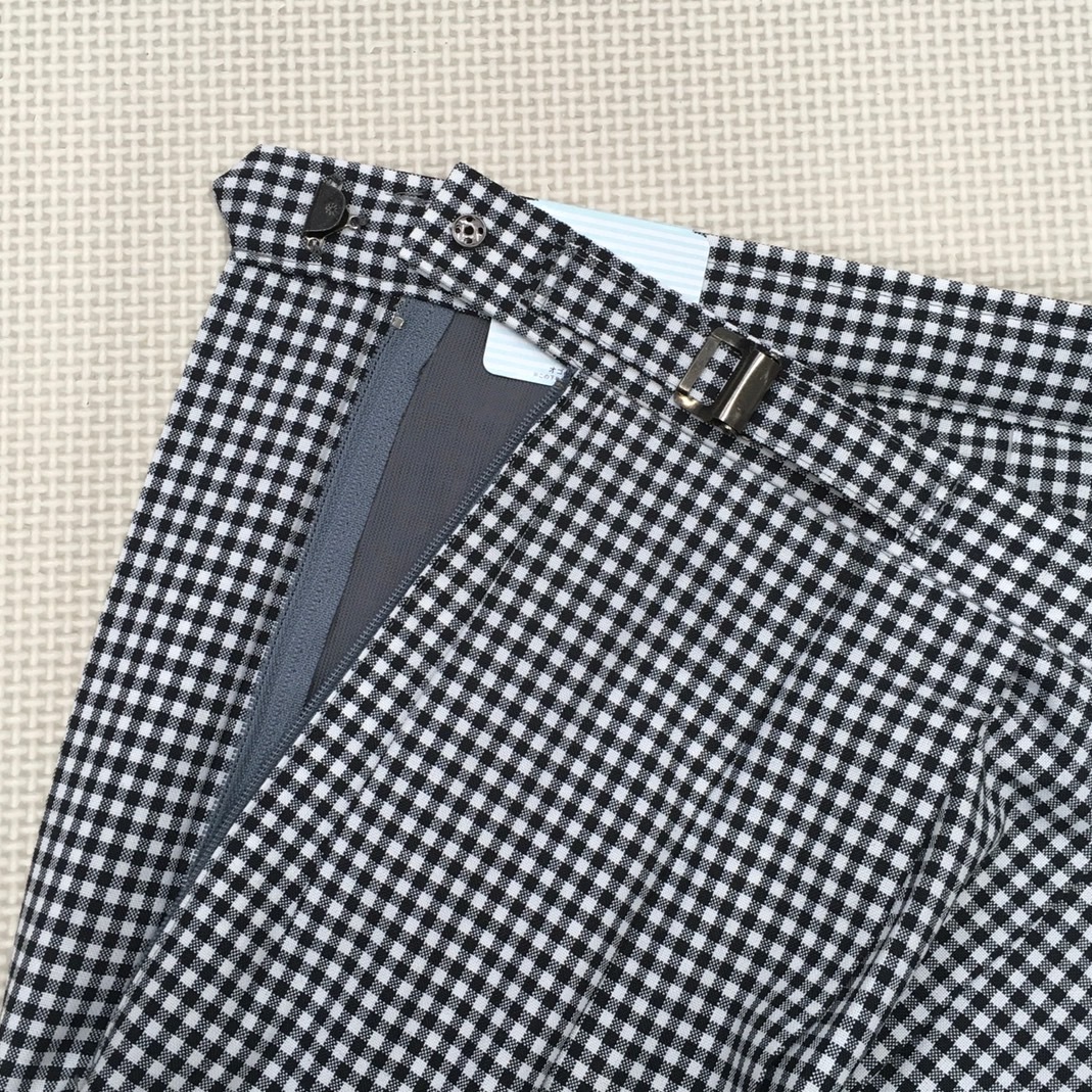 新品未使用品) 新潟県 開志学園高校 女子制服 夏服 上下セット 新品未使用品) 新潟県 開志学園高校 女子制服 夏服 上下セット