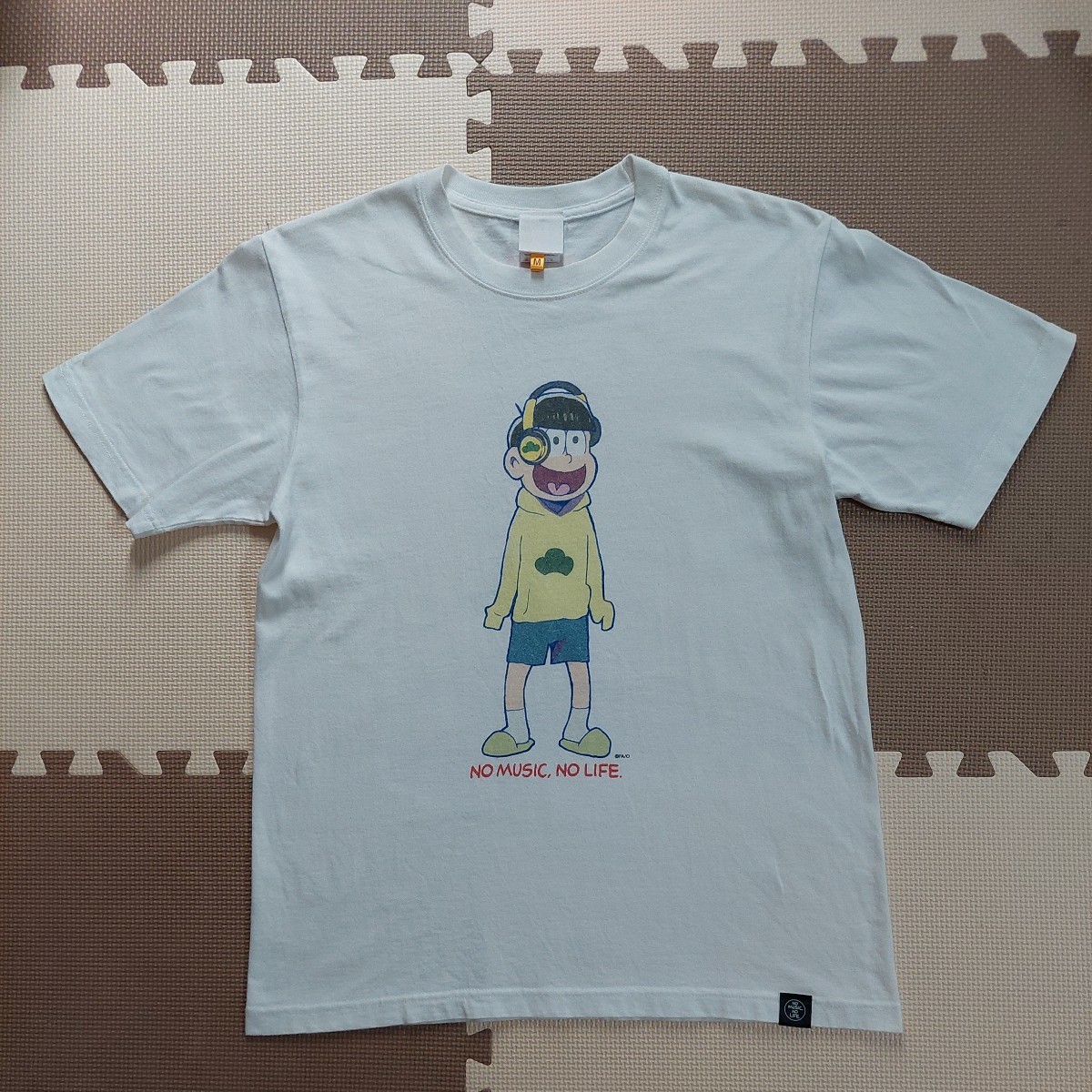 おそ松さん×TOWER RECORDSコラボ　十四松Tシャツ　サイズＭ　USED_画像2