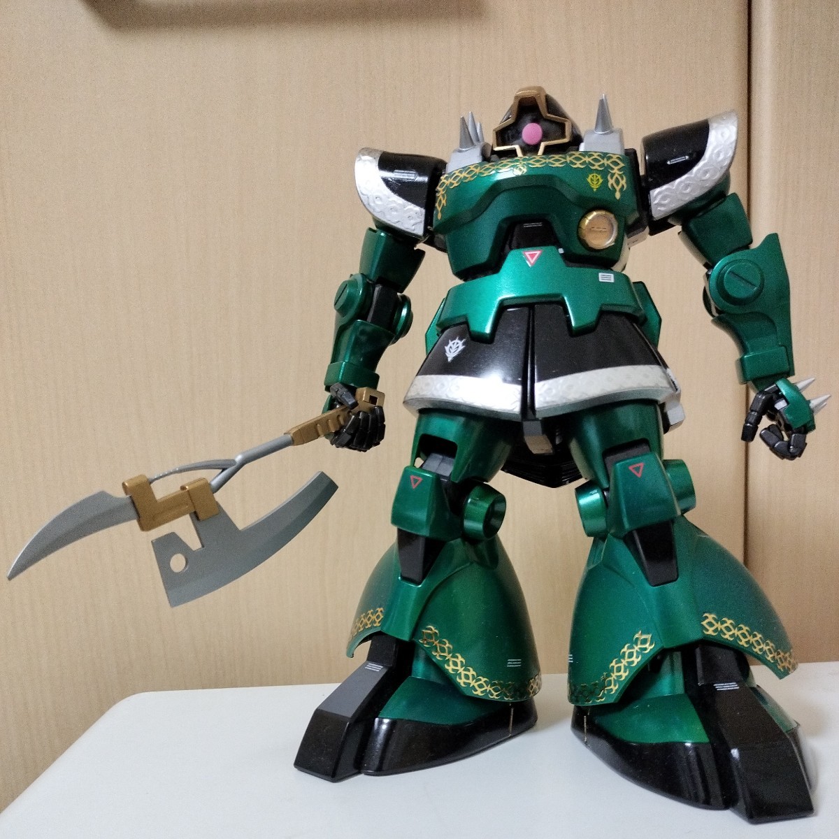 即決 MG 1/100 MS-09R ドズル・ザビ専用リック・ドム 塗装済 完成品