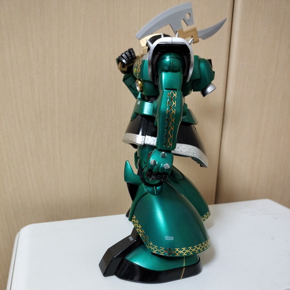 即決 MG 1/100 MS-09R ドズル・ザビ専用リック・ドム 塗装済 完成品