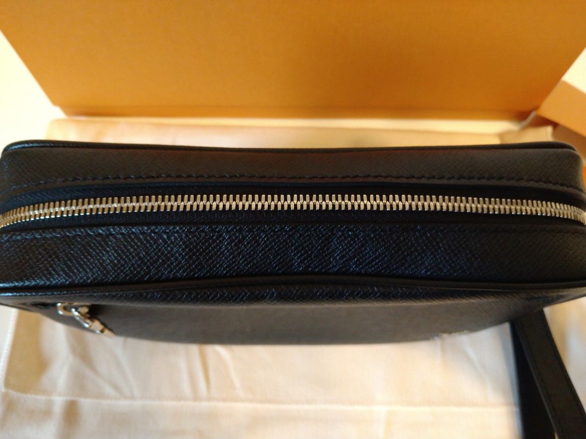 ほぼ新品】LOUIS VUITTON セカンドバッグ クラッチバッグ ルイ ほぼ新品】LOUIS VUITTON セカンドバッグ クラッチバッグ ルイ