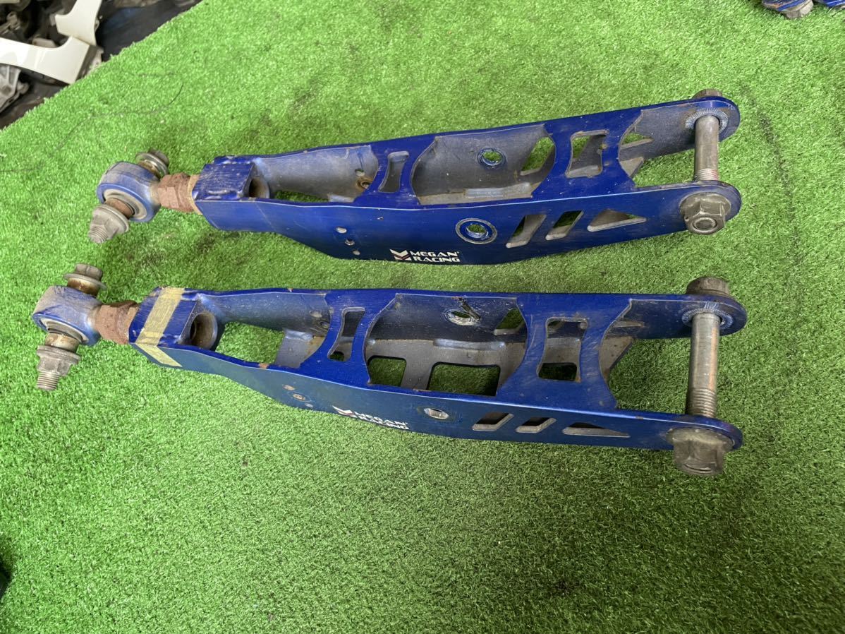 MEGAN RACING 受け止め リア ロアアーム キャンバー クラウン MEGAN RACING 受け止め リア ロアアーム キャンバー クラウン