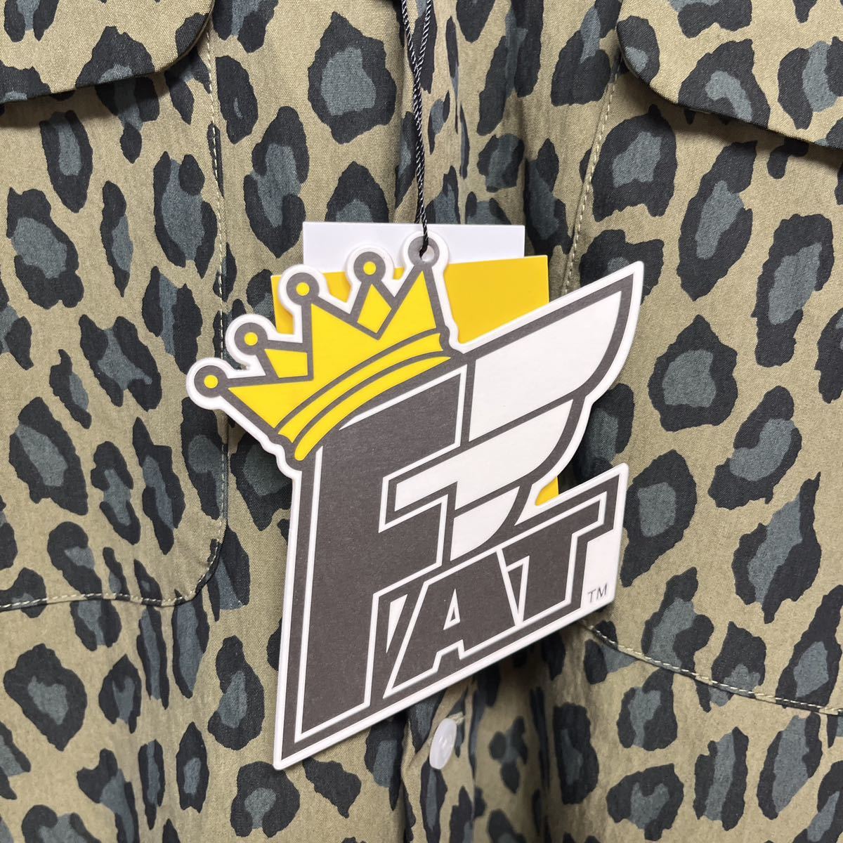 [FATefe- чай ]F32210-SH18-AB PANTHERA рубашка с коротким рукавом SKINNY оливковый Leopard хлопок 2307oki