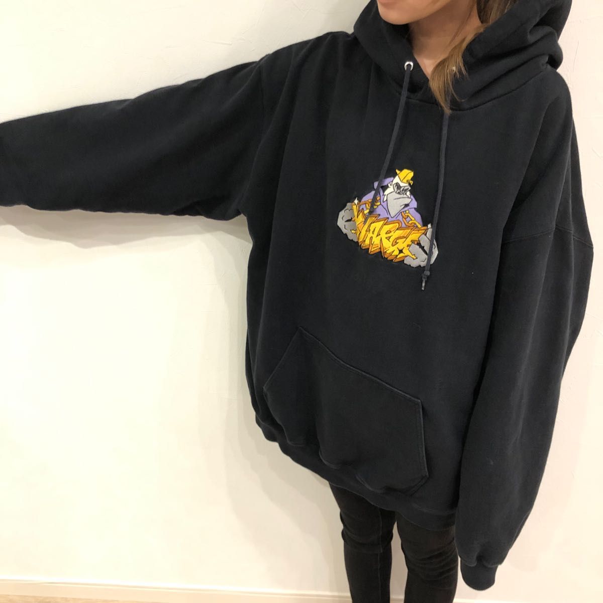 美品】エクストララージ センター刺繍ロゴ パーカー ラッパー 美品】エクストララージ センター刺繍ロゴ パーカー ラッパー
