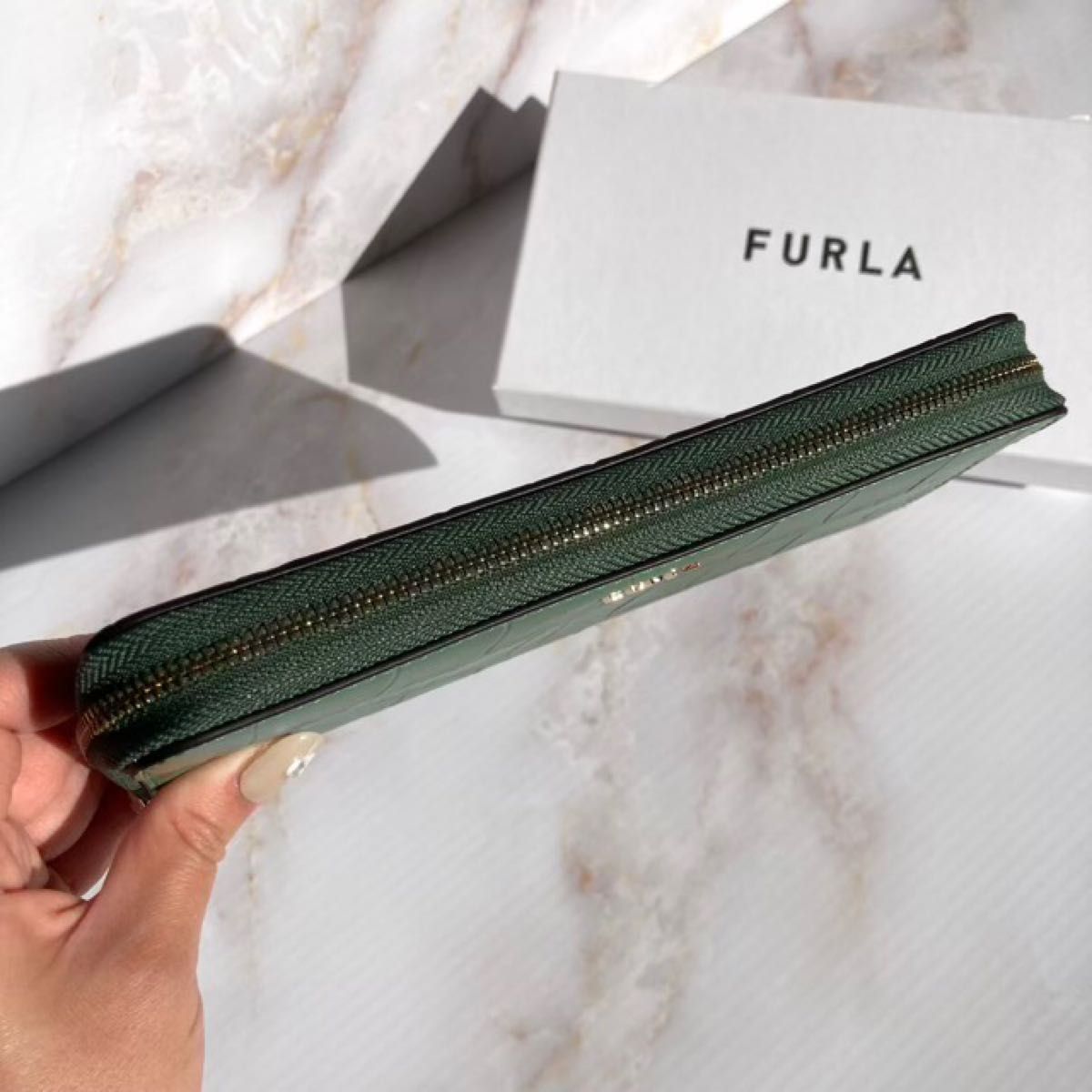 フルラ 新品 長財布 ラウンドファスナー クロコダイル シンプル グリーン