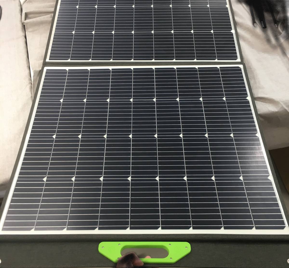 現状品 EENOUR ソーラーパネル UB-400 400W 折りたたみ式 高出力