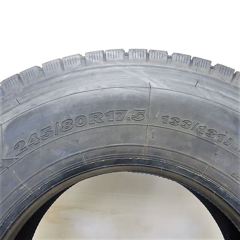 中古タイヤ 245/80R17.5 133/131J YOKOHAMA ZEN902ZE スタッドレスタイヤ 2本セット 4トン 中古 17.5インチ_画像5