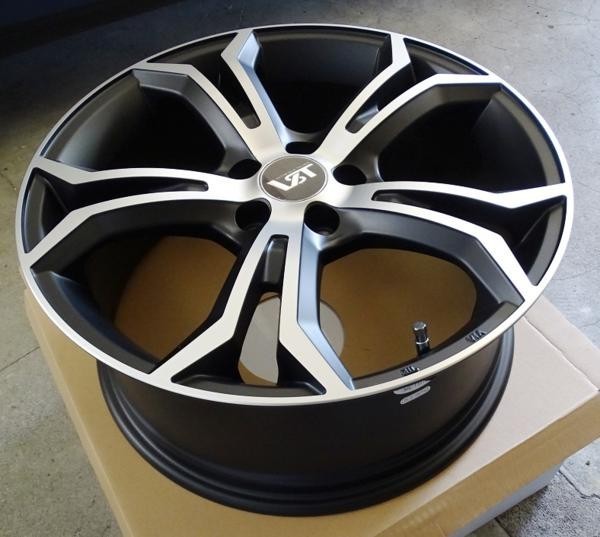 18インチ　スタッドレスタイヤホイールセット新品4本　ボルボ XC40(XB)　VSTタイプPLS＆ウインターマックス03 235/55R18_画像3