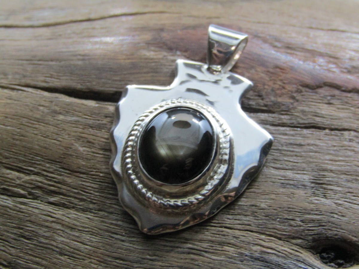  black Star sapphire arrow .. pendant silver 925 Indian 