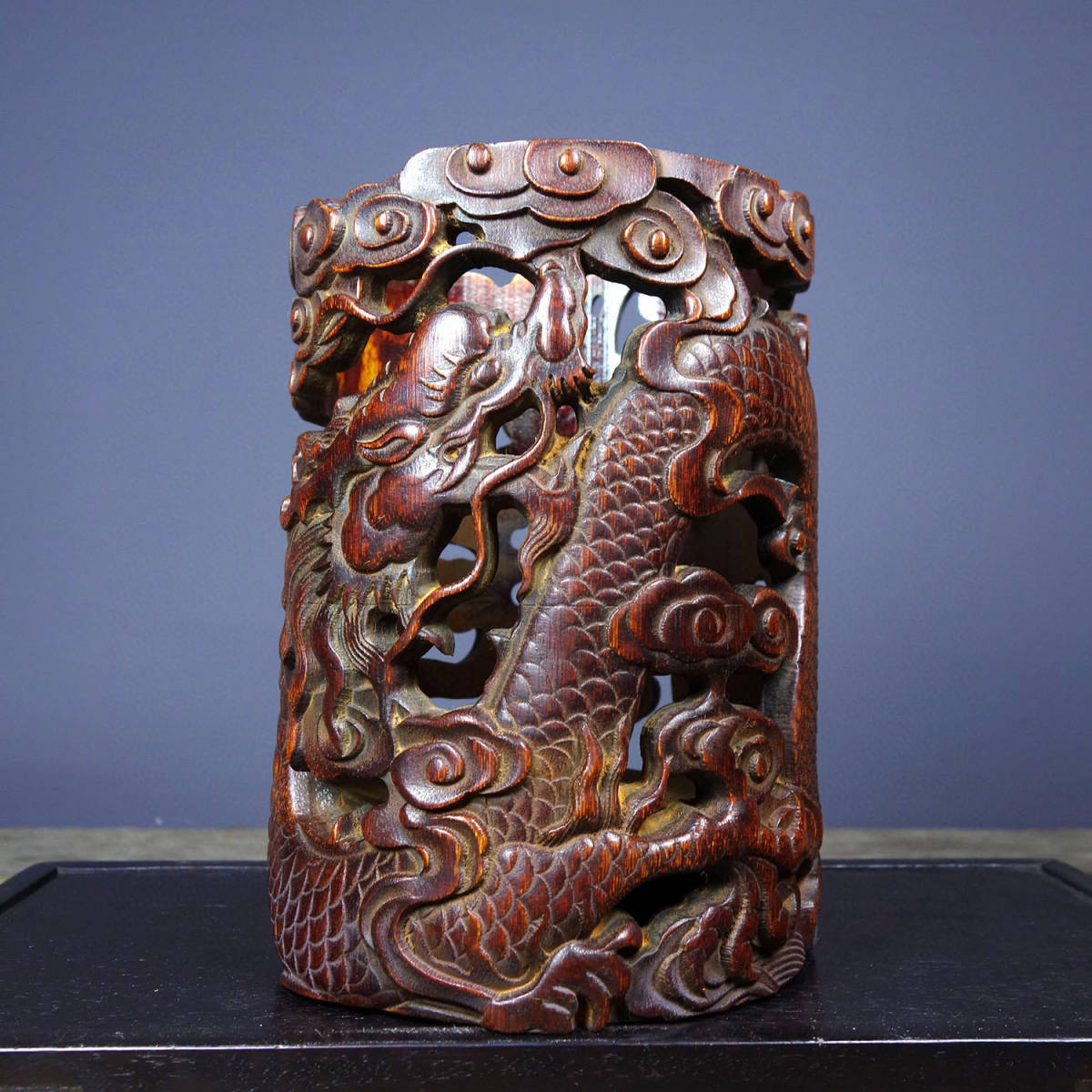 高品質の激安 【蔵友館蔵品・竹材細密彫・透空彫・云龍筆筒】・希少