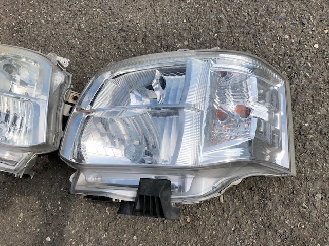 TOYOTA HIACE 200系 3型ハイエース純正ヘッドライト左右 HID KOITO 26-129 GENUINE HEAD LIGHT BALLAST 85967-33031バラストコンピューター_画像2