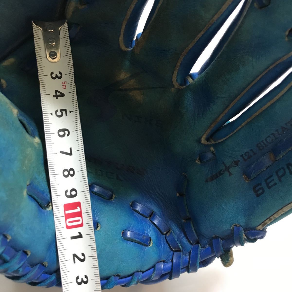 ナイキ 少年野球 岩隈モデル グローブ ボール1個 - グローブ ナイキ 少年野球 岩隈モデル グローブ ボール1個 - グローブ