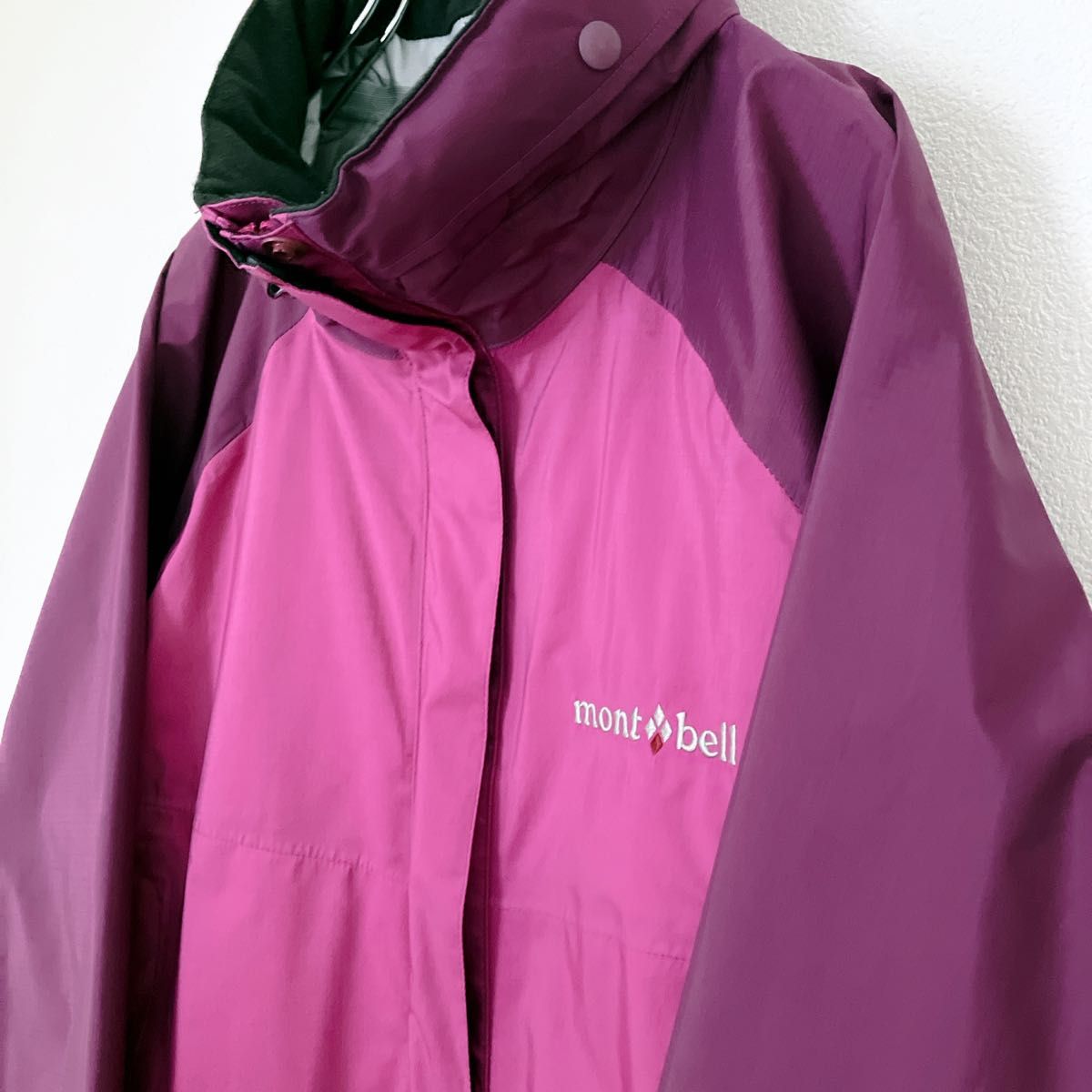 【極美品】モンベル サンダーパスジャケット 女性用L 旧モデル mont-bell 収納袋 大きいサイズ 防水透湿1128294