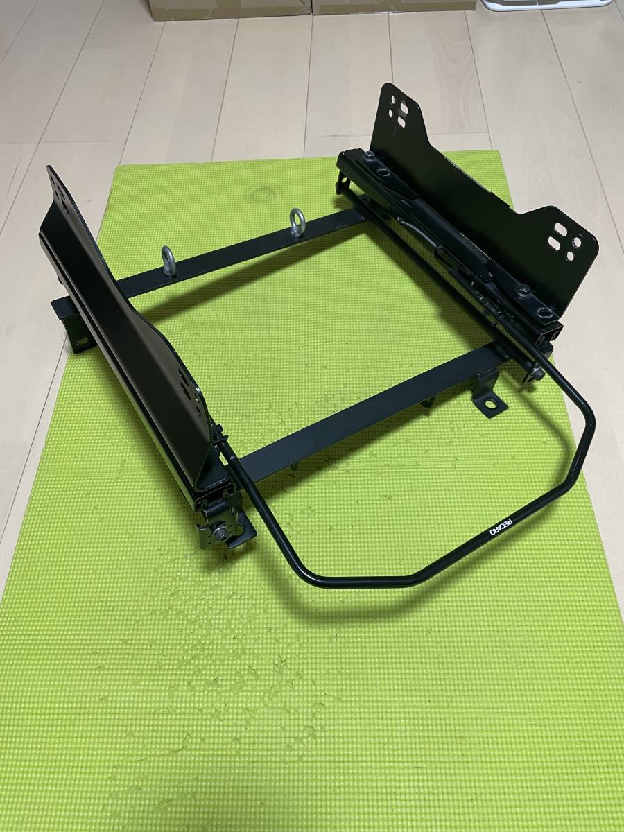 アバルト 500C 右ハンドル用 RECARO フルバケ シートレール(レール