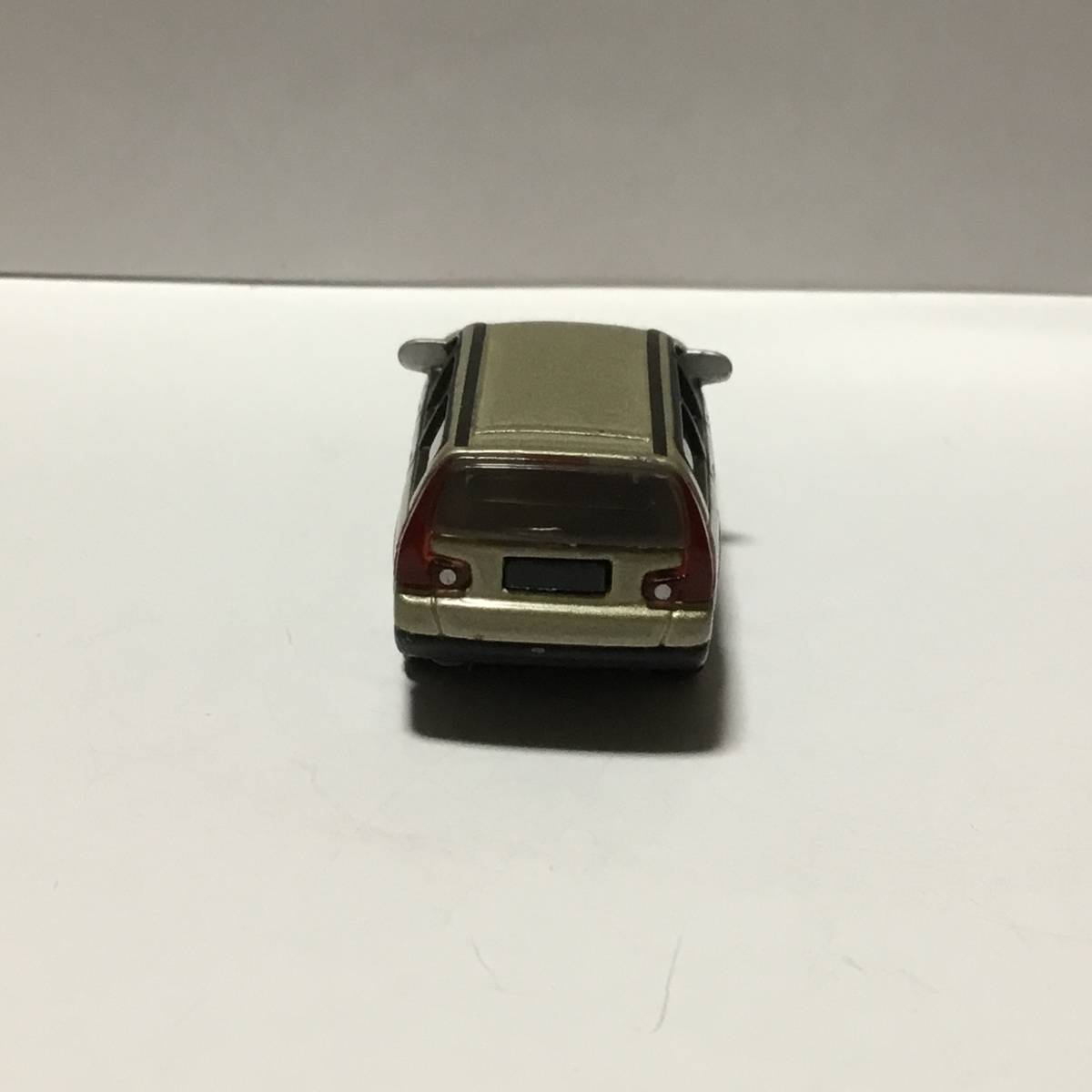 トミカJr 日産 ステージア 前期型 ゴールド 1/84_画像4