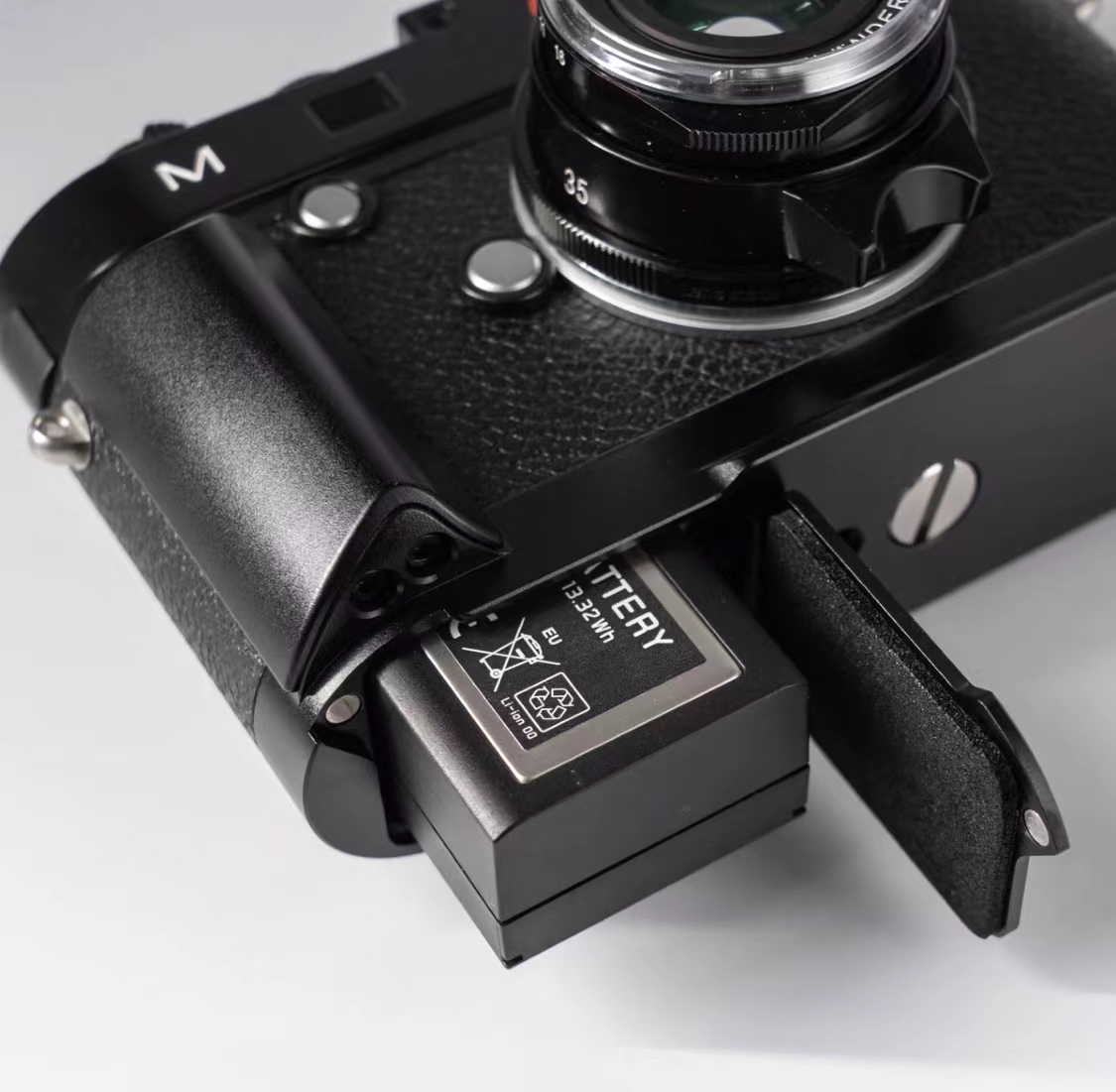 新品 LEICA ライカ m240/m246/m262用 ハンドグリップ (紫檀 新品 LEICA ライカ m240/m246/m262用 ハンドグリップ (紫檀