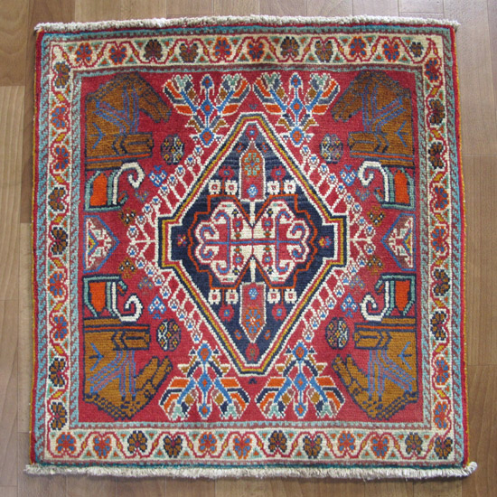 イラン製 ギャッベ 65×63cm 手織り ウール100％ 座布団サイズ ミニ ラグ チェアパッド（ZP-954）