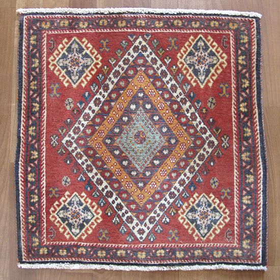イラン製 ギャッベ 65×63cm 手織り ウール100％ 座布団サイズ ミニ ラグ チェアパッド（ZP-1335）