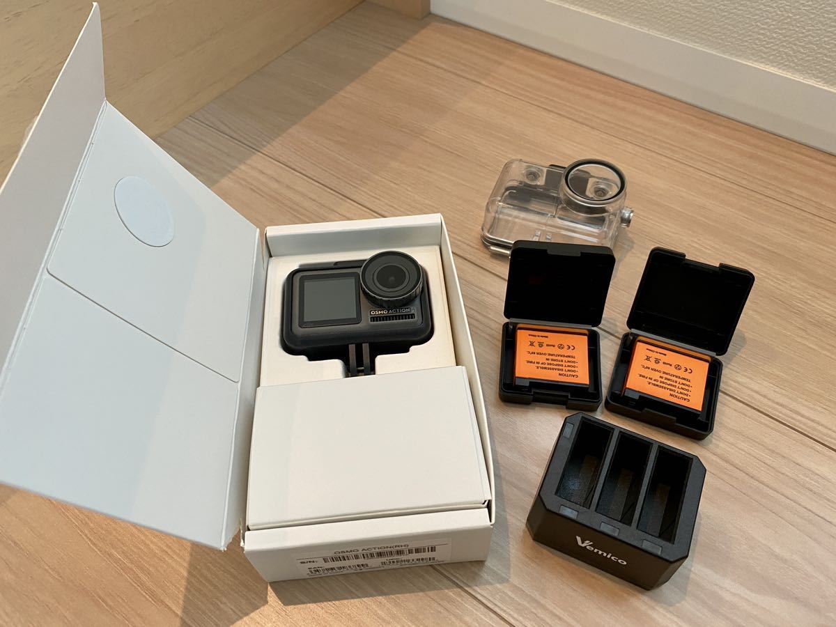 セール】 DJI OSMO ACTION(別売バッテリー+充電器、ミニ三脚、ケース