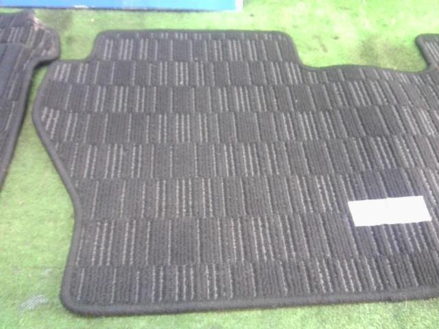 トヨタ ピクシスメガ LA710A フロアマット マット カーペット 絨毯 1台分 3枚 セット 汚れ少々 現状販売 中古_画像5