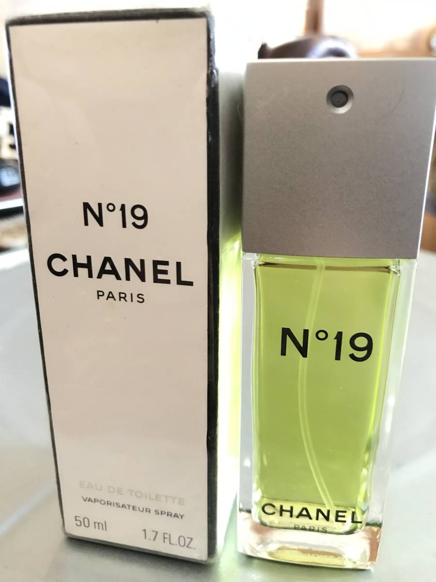 ☆ CHANEL シャネル N°19 オードゥ トワレット(ヴァポリザター) 香水