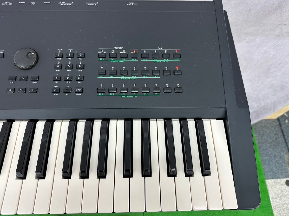 □t511 現状品☆YAMAHA SY-77 ヤマハシンセサイザーハードケース付き