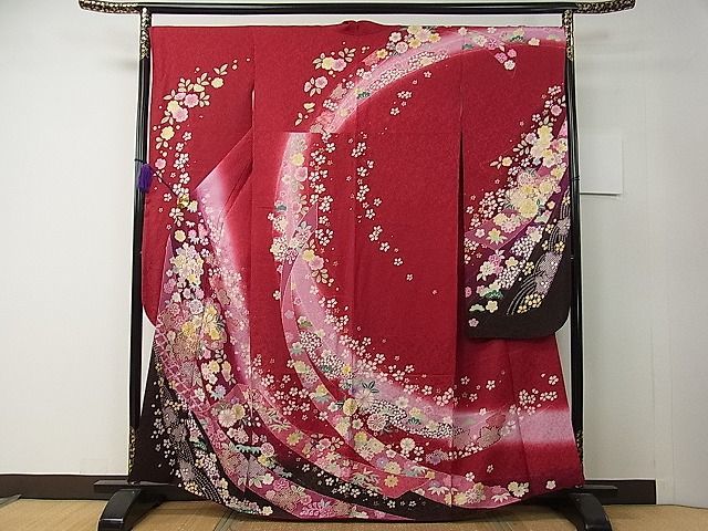 当社の 平和屋1□極上 極上 振袖 駒刺繍 鬘帯舞花文 暈し染め 金通し地