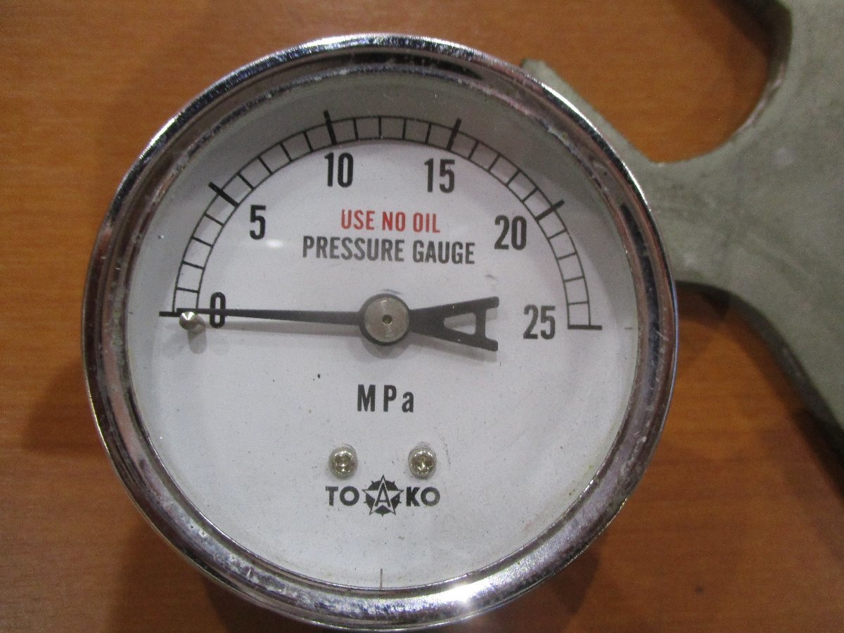 [ large price decline / last liquidation ] used *TOKO( Orient meter . industry ) pressure gauge / root Tsu industry oxygen adjustment vessel * spanner ( steering wheel ) attaching /O2/MPa/ pressure gauge / pressure meter 