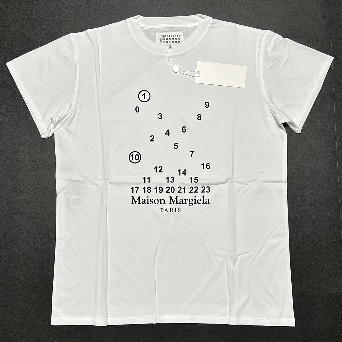 L 新品 メゾンマルジェラ ナンバリング ロゴ TEE カレンダーロゴ Tシャツ 女性 ホワイト Numeric logo ロゴT 4ステッチ MaisonMargiela