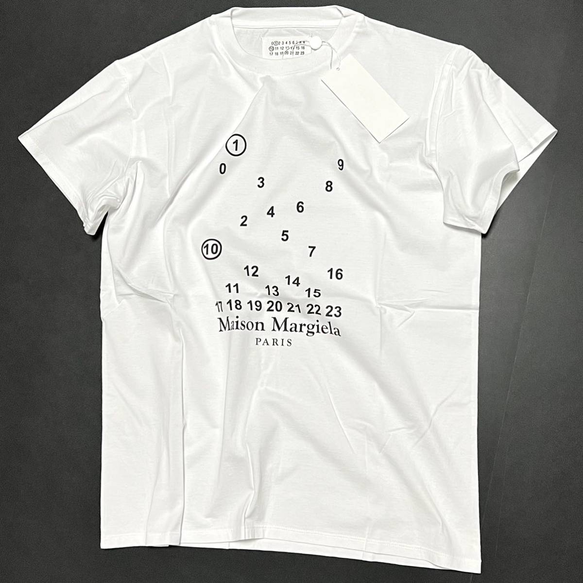 L 新品 メゾンマルジェラ ナンバリング ロゴ TEE カレンダーロゴ Tシャツ 女性 ホワイト Numeric logo ロゴT 4ステッチ MaisonMargiela