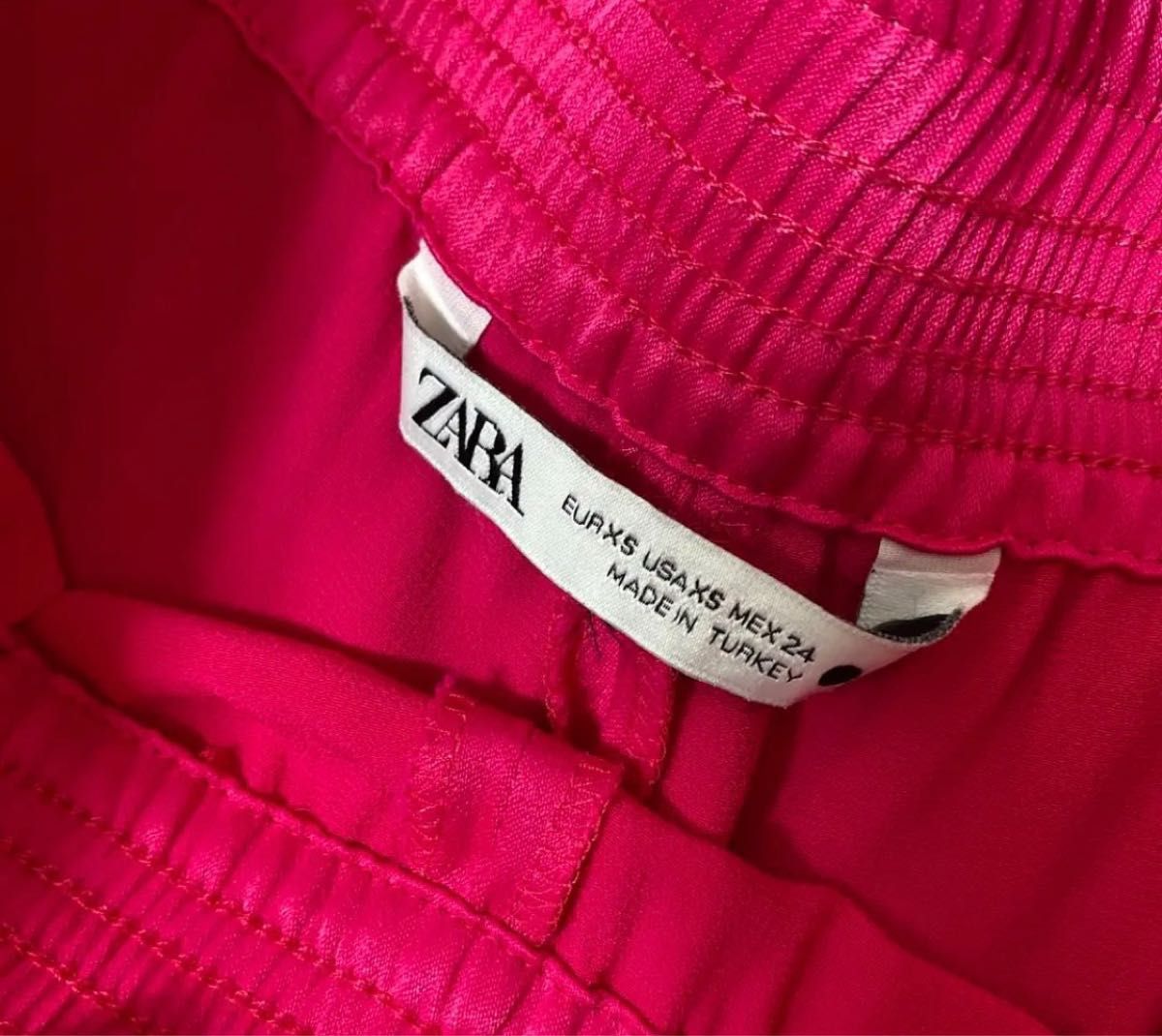 ZARA ピンク パンツ XS サテン調 美脚 ザラ|Yahoo!フリマ(旧 ZARA ピンク パンツ XS サテン調 美脚 ザラ|Yahoo!フリマ(旧