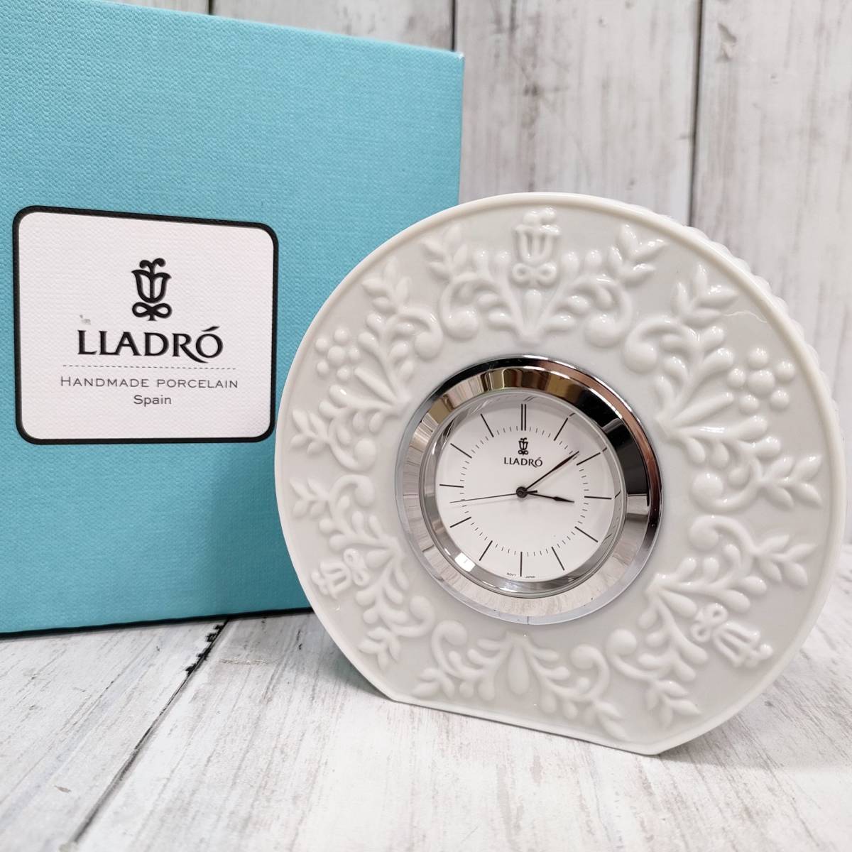 感謝価格】 白 陶器 稼動品 時計 クォーツ インテリア 置き時計 LLADRO