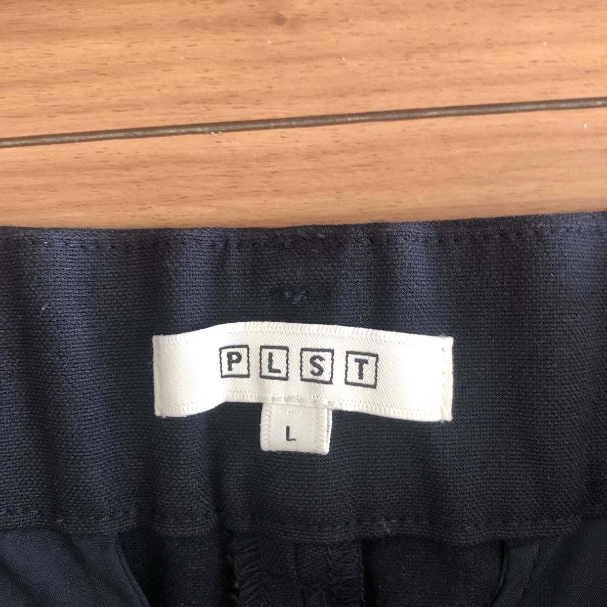 プラステ PLST ブラッシュドバックスティックパンツ ネイビー L プラステ PLST ブラッシュドバックスティックパンツ ネイビー L