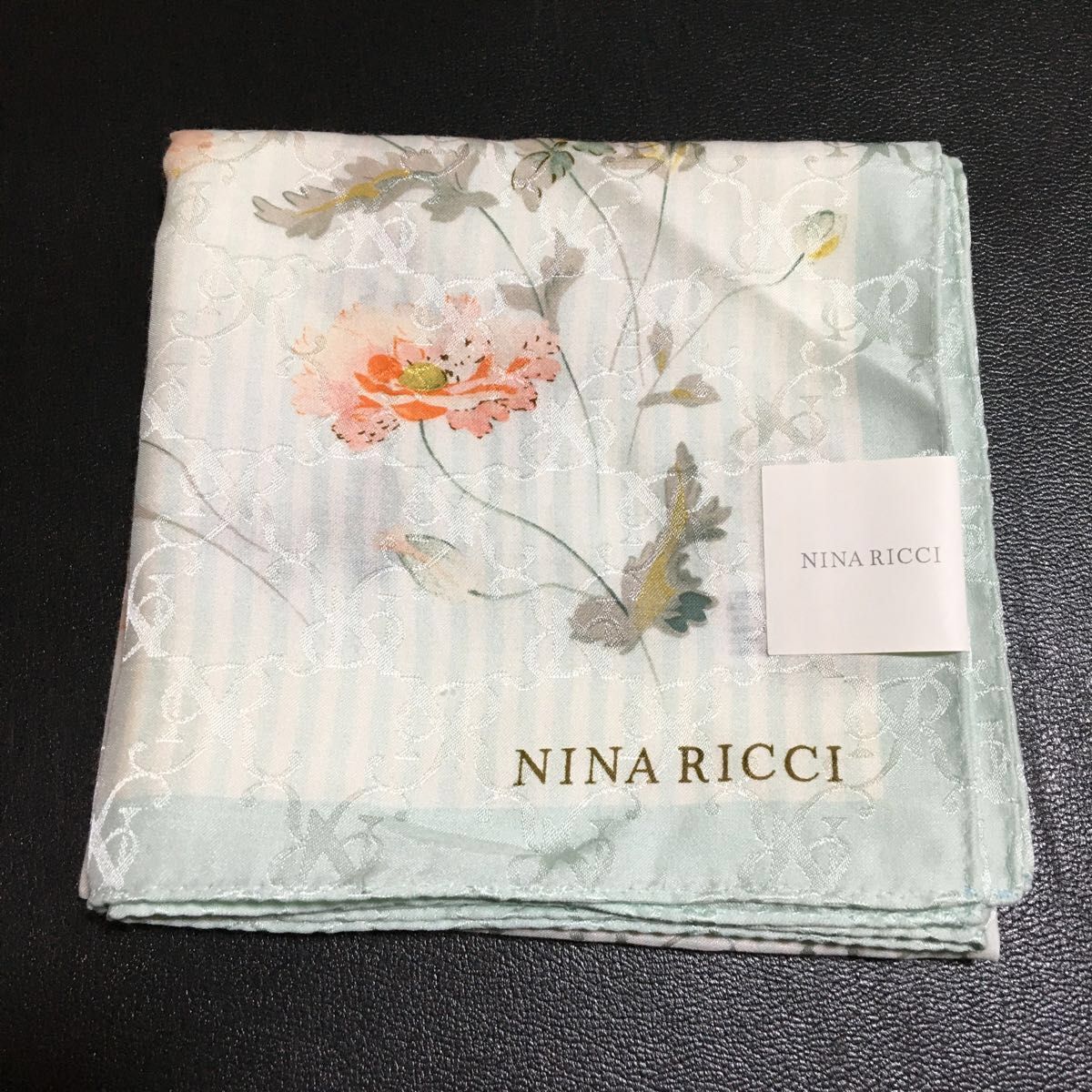 未使用　 NINA RICCI  ニナリッチ 大判ハンカチ　シルク綿　ミントグリーン