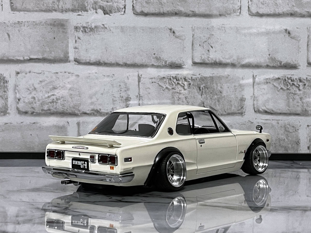 KYOSHO】1/18 NISSAN SKYLINE 2000 GT-R (KPGC10) With F・Spoiler RS