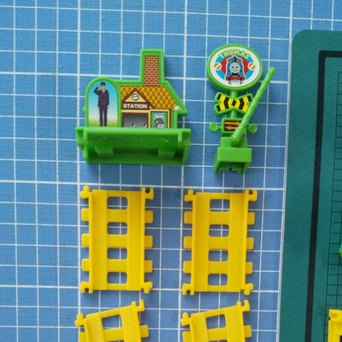 京阪電車きかんしゃトーマス号2キャラレール|Yahoo!フリマ(旧 京阪電車きかんしゃトーマス号2キャラレール|Yahoo!フリマ(旧