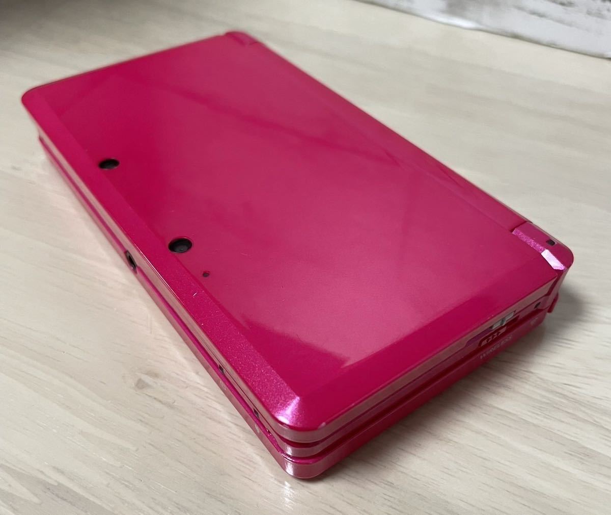 【極美品】ニンテンドー3DS グロスピンク 本体 タッチペン付き